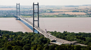 Humber_Bridge_photograph_2012_WEB